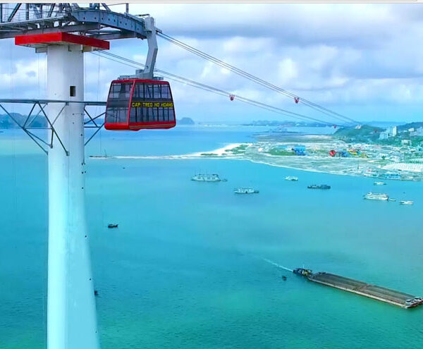 cap-treo-nu-hoang-ha-long-ocean-park